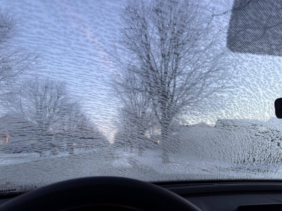 Incredible marbling on my windshield this morning