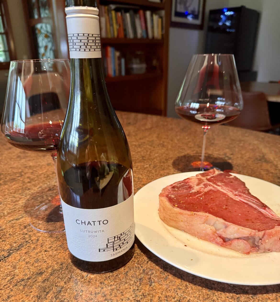 Chatto Pinot Noir (Tasmania, Aus) Chatto Pinot Noir (Tasmania, Aus)