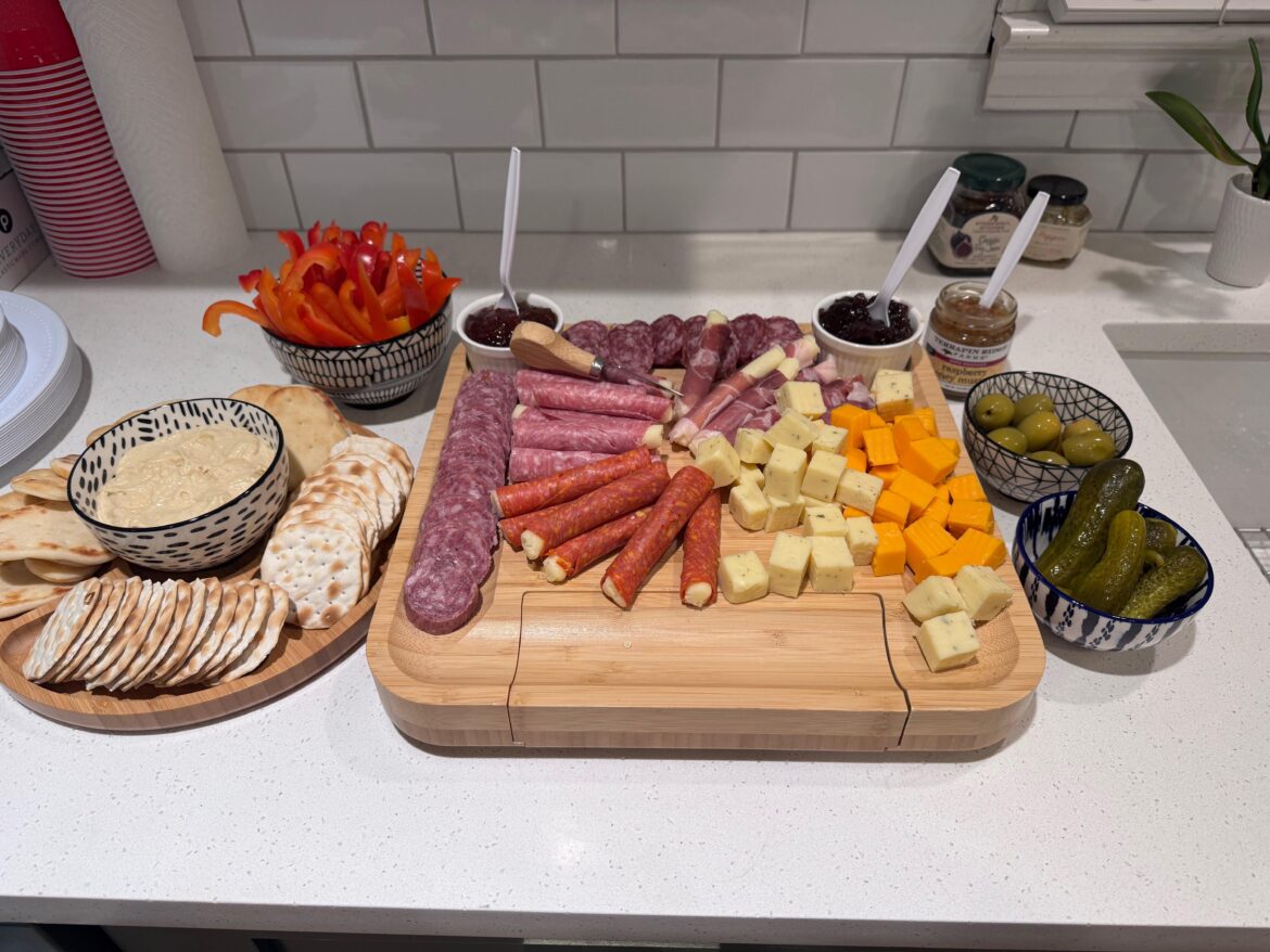 NYE charcuterie on my smirly board! Sliced the summer sausage too thicc but it was still great
