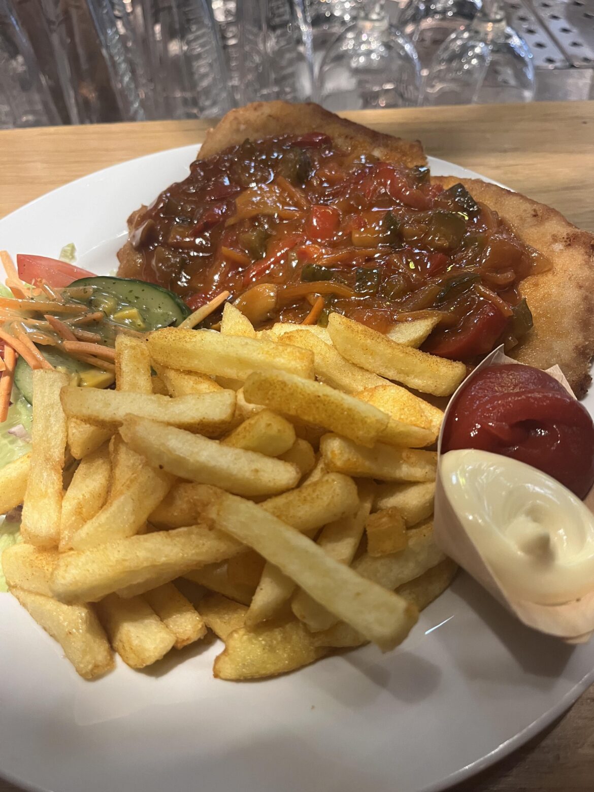 Schnitzel stroganoff from the Wurst und Schnitzelhaus (Amsterdam 🇳🇱)