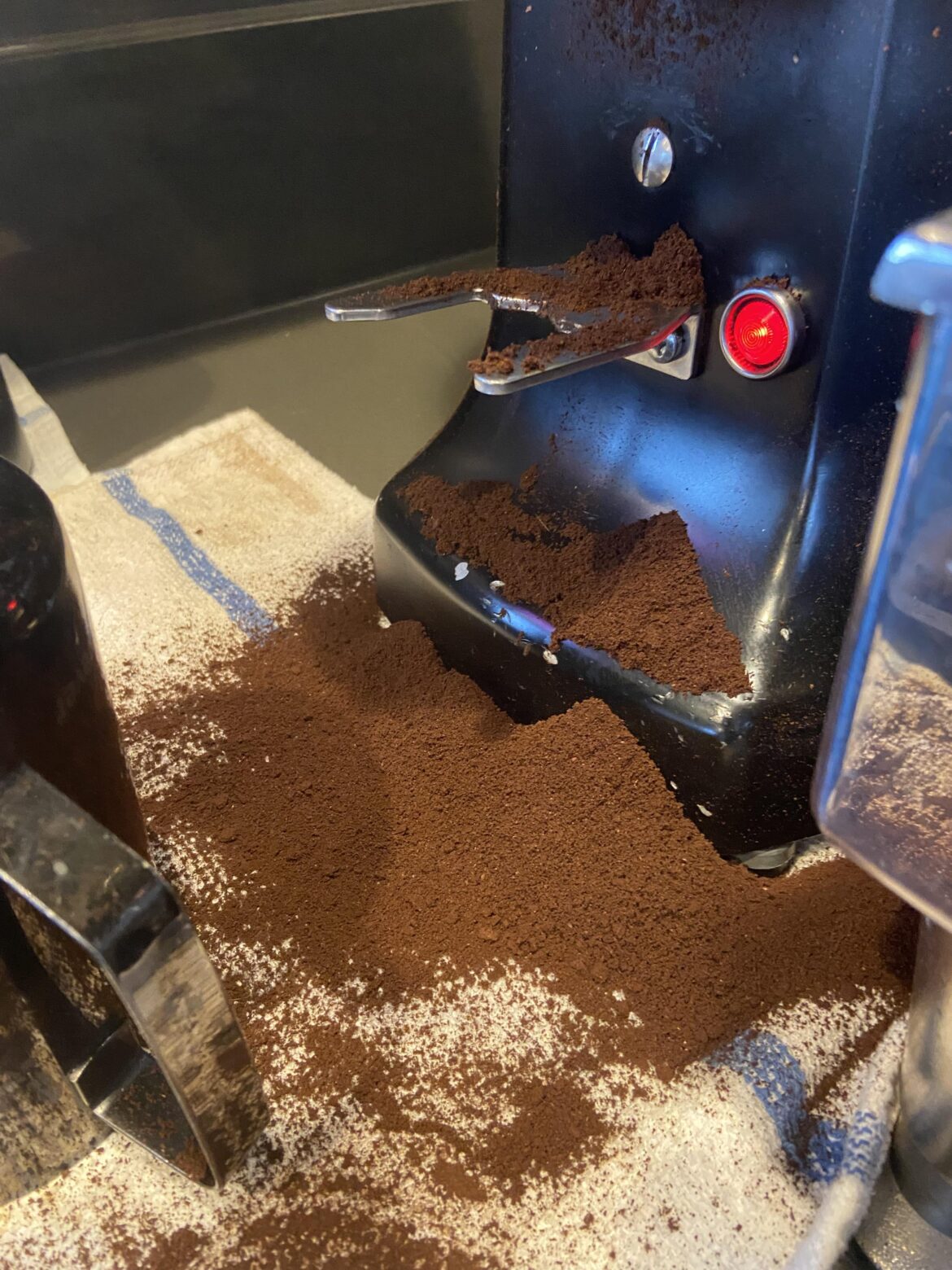 Grinder dispensing too much grounds?