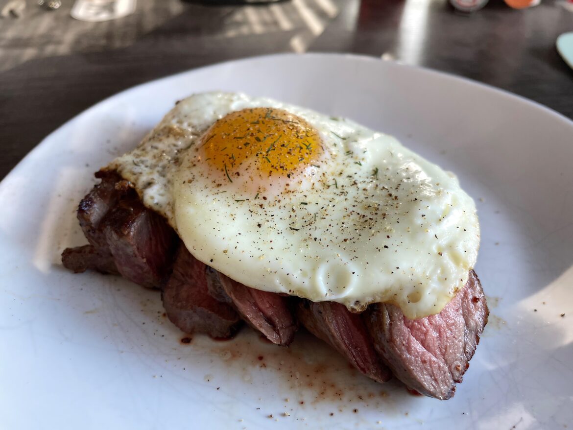 Steak 'n eggs