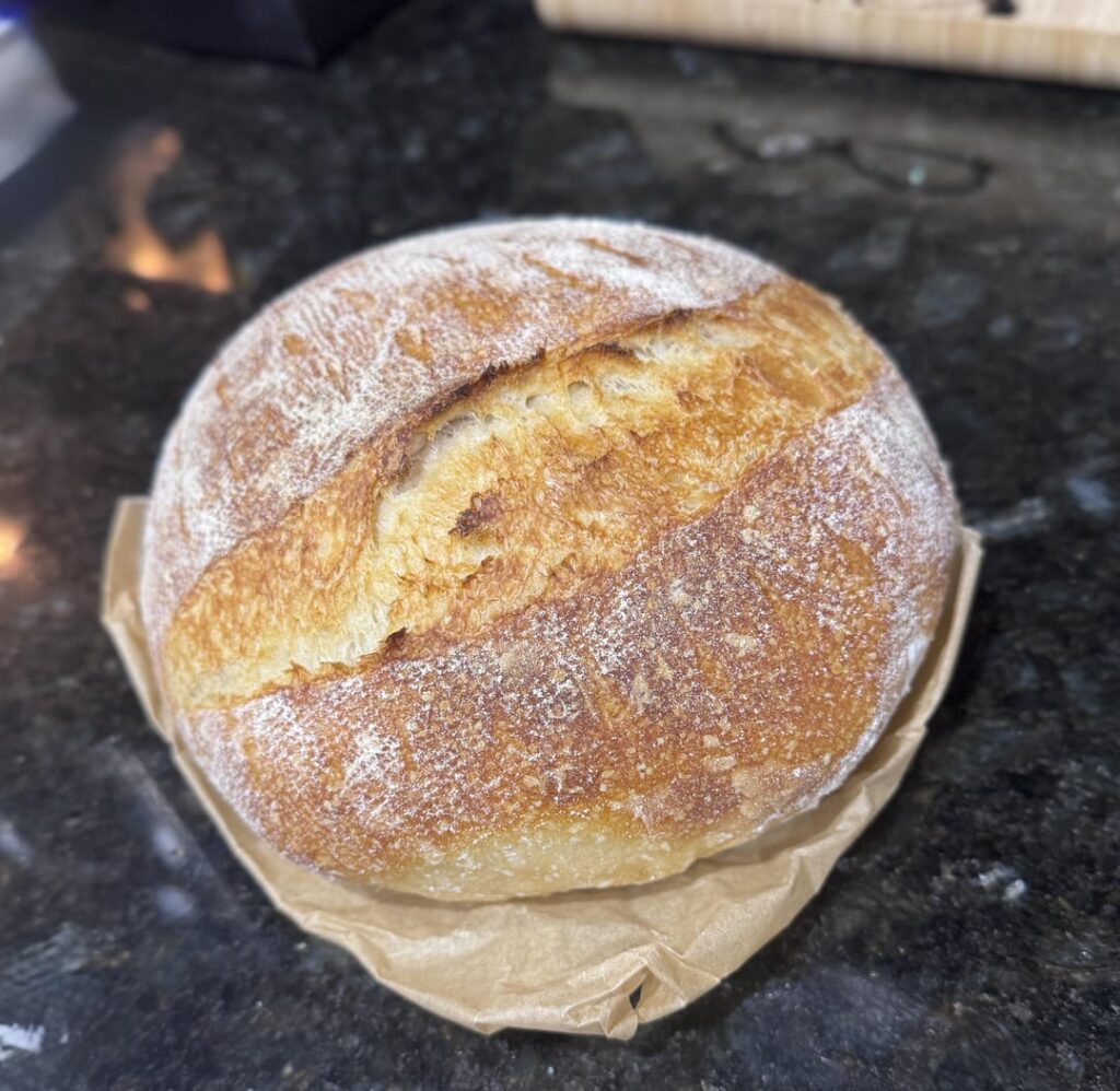 Newbie here 🙋🏻‍♀️baked my first loaf last night..