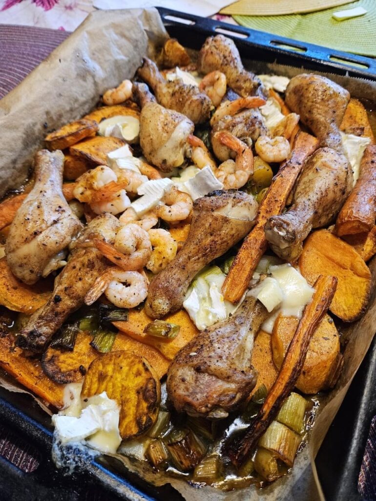 Oven roasted chicken drumsticks and veggies