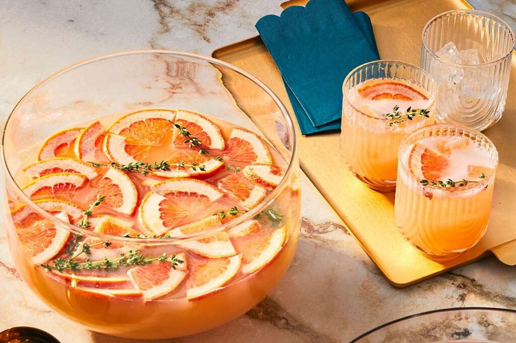 9 Christmas Punch Recipes to Celebrate the Holiday Season