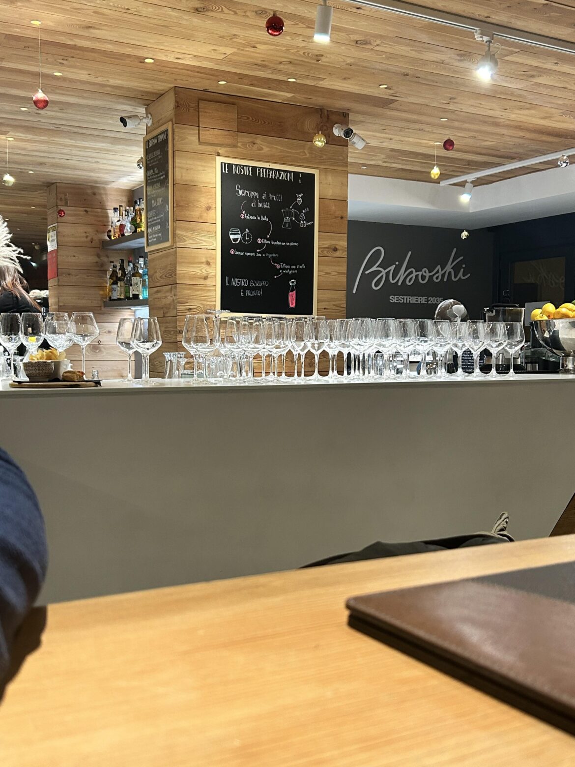 No flutes and 30 sparkling wines