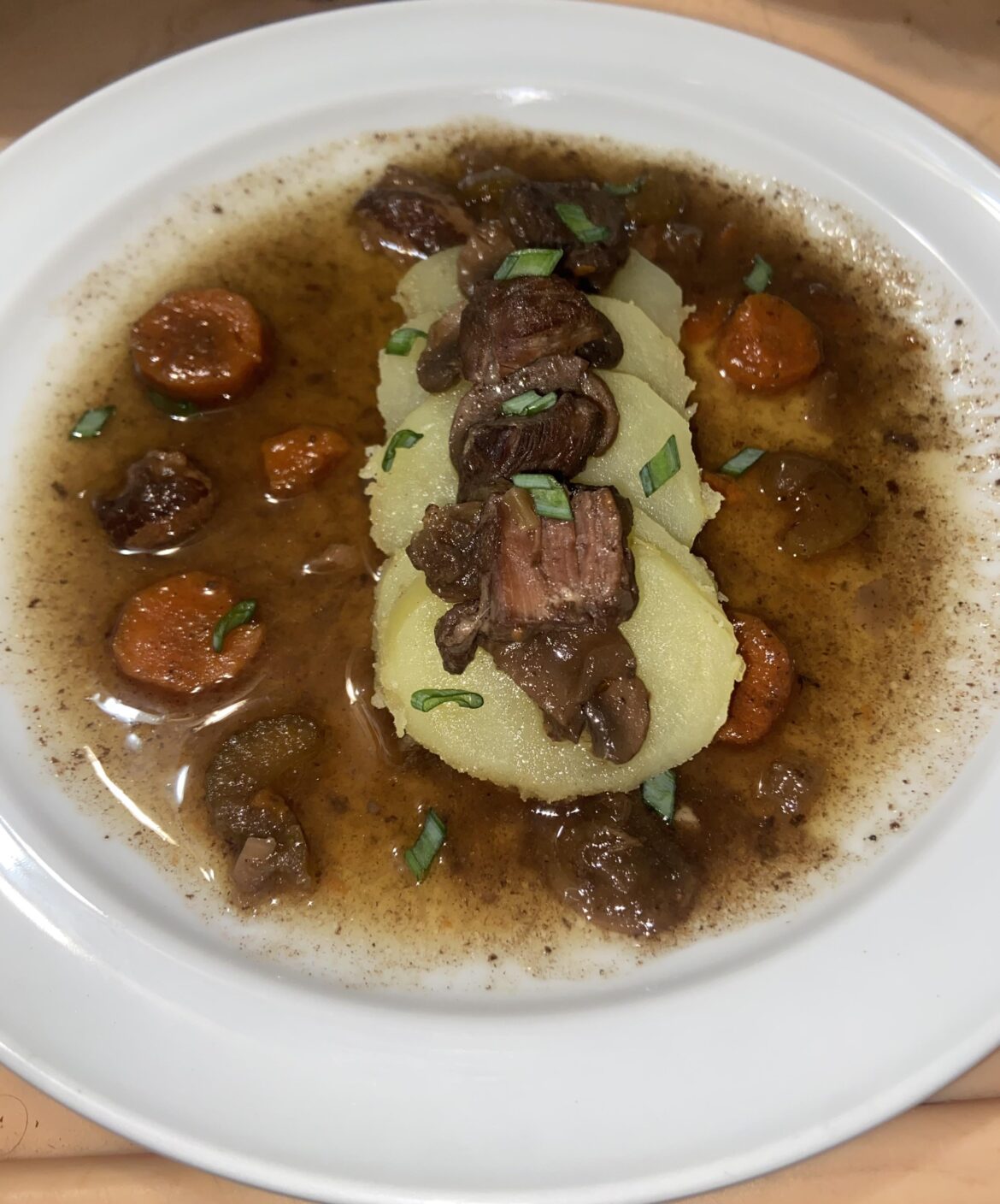 Pièce de castor à la bourguignonne