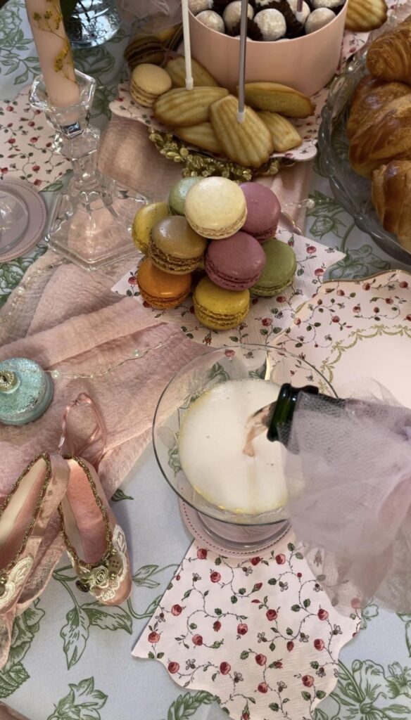 Wanted to share my macaron birthday / Versailles tea celebration over the weekend💓