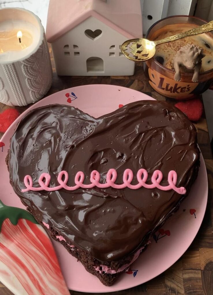 I saw someone made a giant hostess cake so I also wanted/needed to make one. She’s a bit messy but so am I so it’s fine.