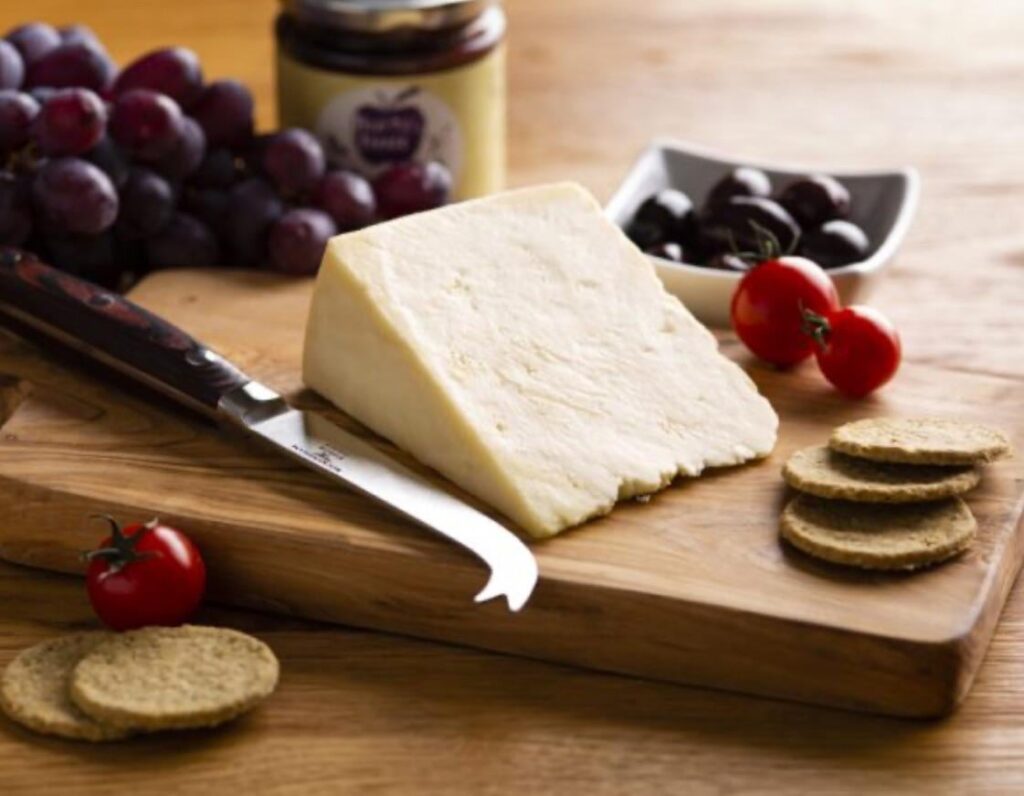 Day 1598 of posting images of cheese until I run out of cheese types: Peakland White
