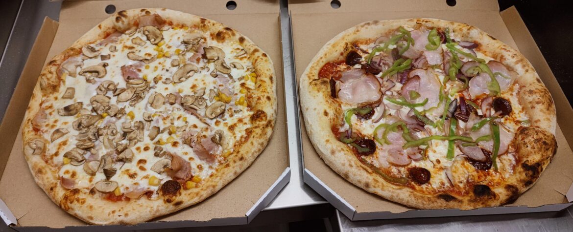 The two bestseller pizzas of the house