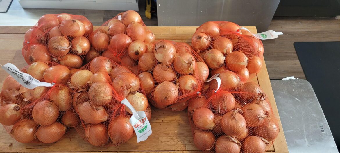 21lbs of onions for 7$