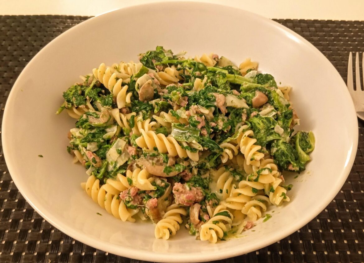 Clearing out the freezer, part 2: Pasta with spinach and salsiccia