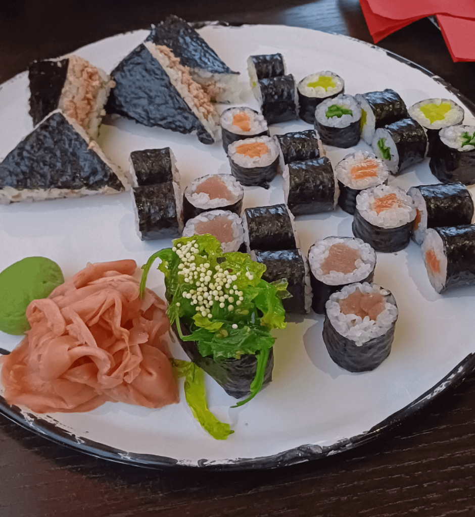 I love sushi hangouts🙌❤️‍🔥