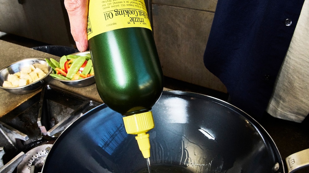 Graza debuts new Frizzle high-heat cooking oil for frying, baking and more Graza debuts new Frizzle high-heat cooking oil for frying, baking and more