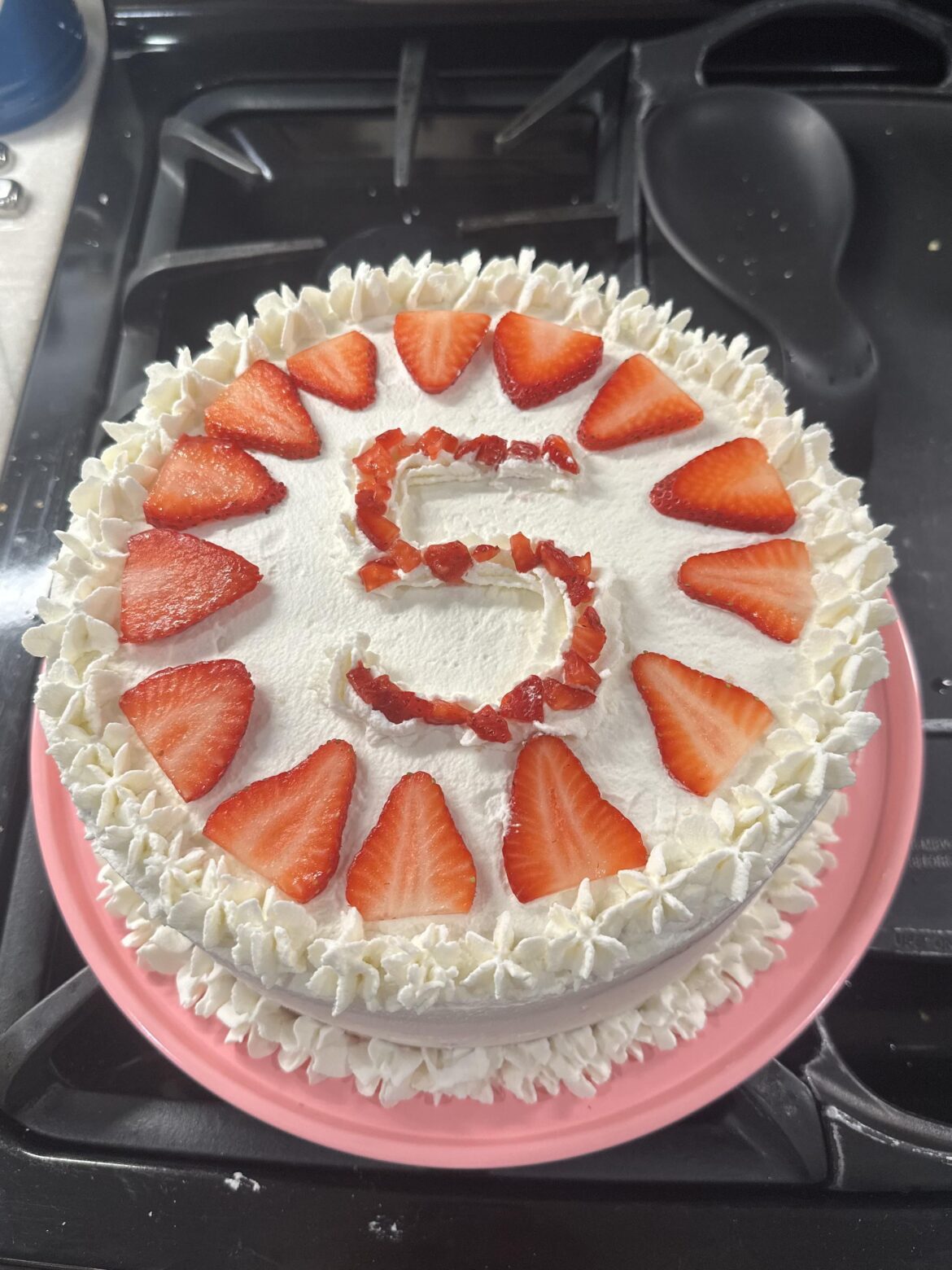 Made this for my daughters birthday (44m, first time piping)