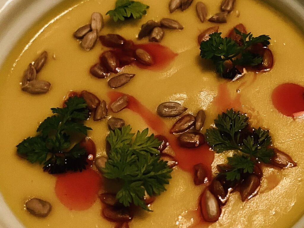 Shout out to our mods. Amazing time tonight at Jeong