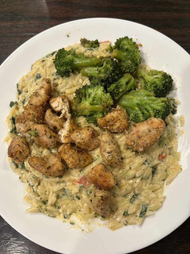 Dinner! Creamy cheesy orzo with chicken and broccoli