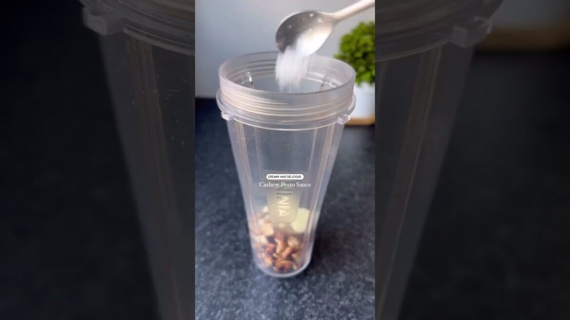 How to make super creamy coriander or basil pesto #naturalginalda #healthyrecipes How to make super creamy coriander or basil pesto #naturalginalda #healthyrecipes