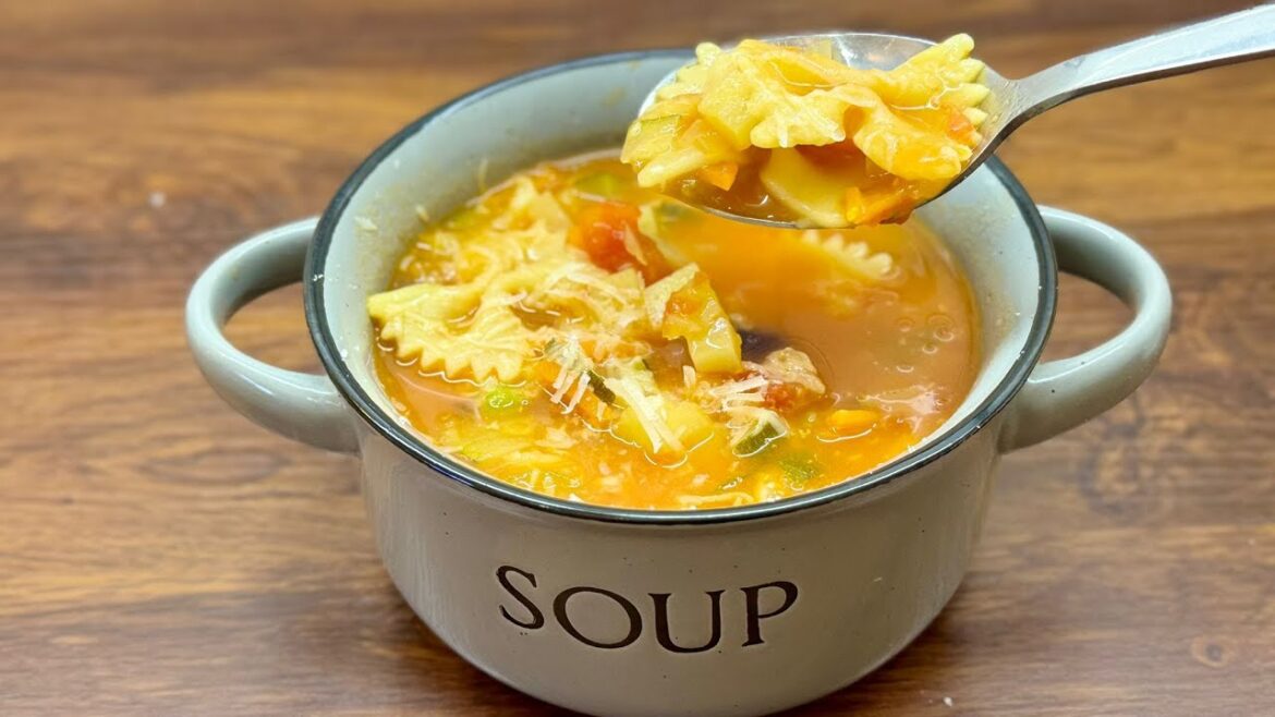 Classic Italian MINESTRONE Soup | Healthy Delicious