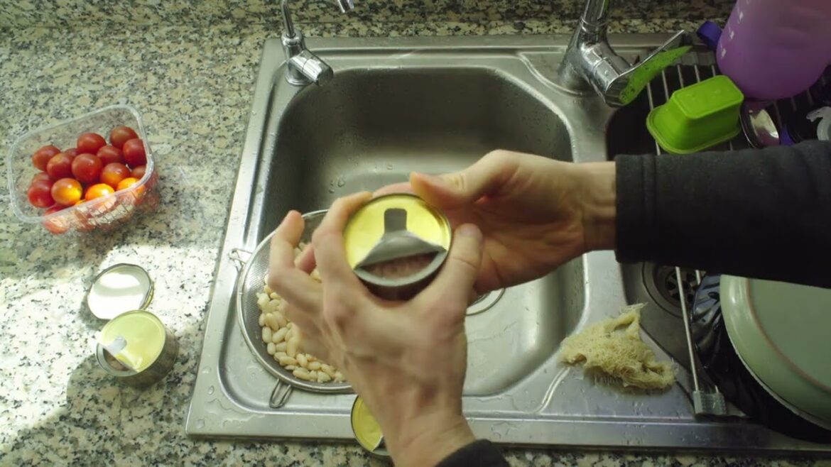 Mediterranean tuna salad