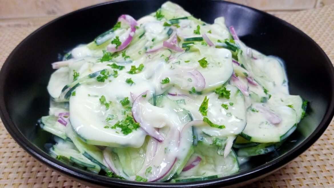 BEST HEALTHY DELICIOUS CREAMY CUCUMBER SALAD! QUICK AND EASY RECIPE!
