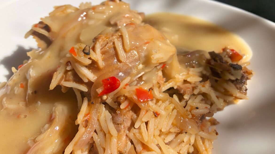 صيادية السمك على الطريقة السورية، Sayadieh, Fish pilaf risotto, with Gravy sauce صيادية السمك على الطريقة السورية، Sayadieh, Fish pilaf risotto, with Gravy sauce