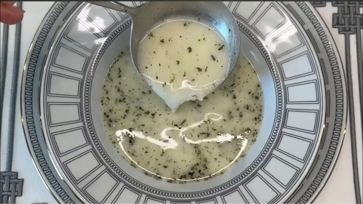 Easy Turkish Yogurt Soup | Yayla Çorbası | La Soupe Turque au Yaourt | شربة الياغورت التركية Easy Turkish Yogurt Soup | Yayla Çorbası | La Soupe Turque au Yaourt | شربة الياغورت التركية