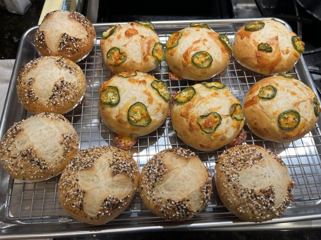 Jalapeño cheddar / everything brioche buns