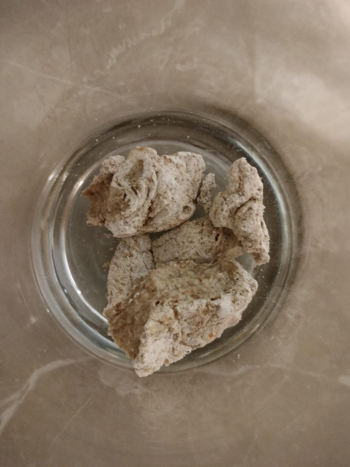 Mentioned that I want to bake sourdough to my parents and my mom remembered that they had a frozen starter that my grandma used to use for her rye bread. It has been frozen for at least a decade. I left it to thaw and will feed it tomorrow. Can't wait to see if it's still going to come back to life.