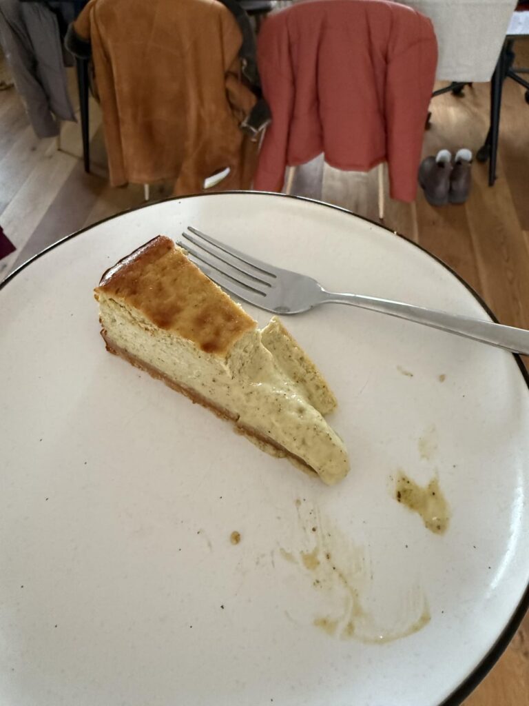 Calories in this pistachio basque cheesecake