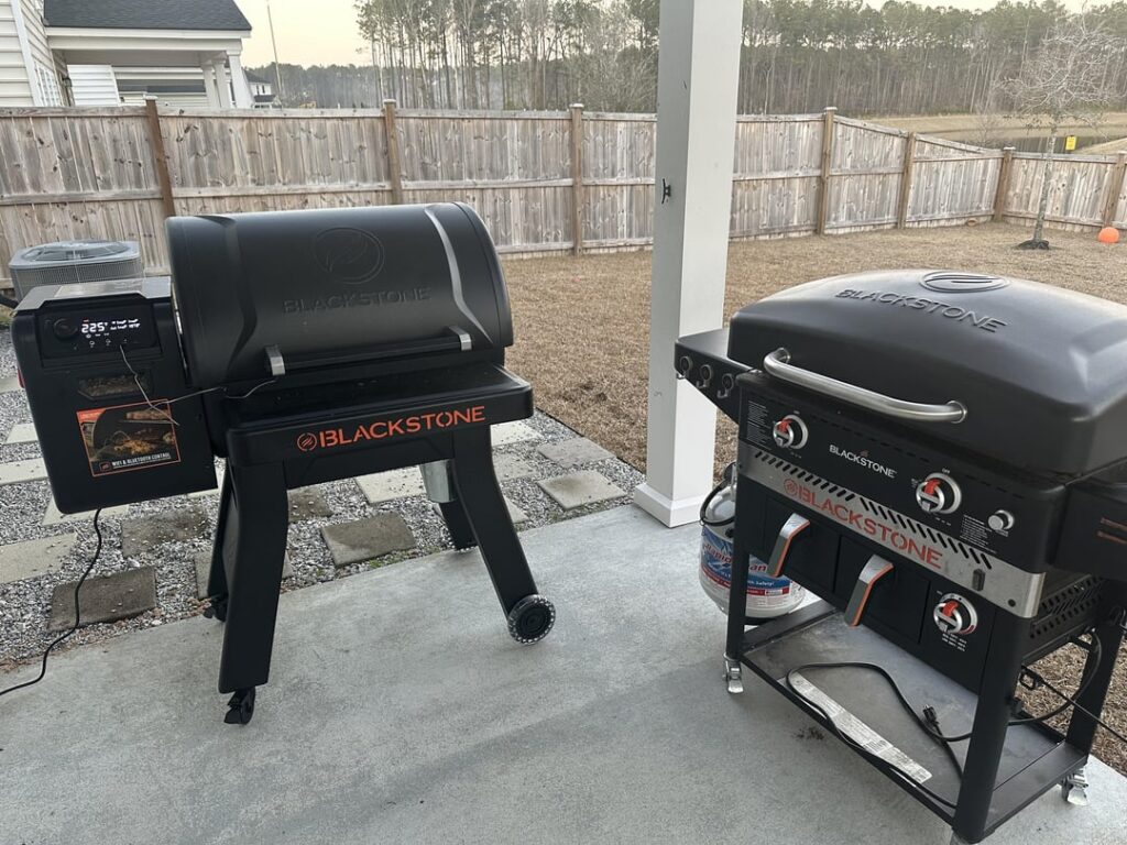 Blackstone 900 Pellet Grill