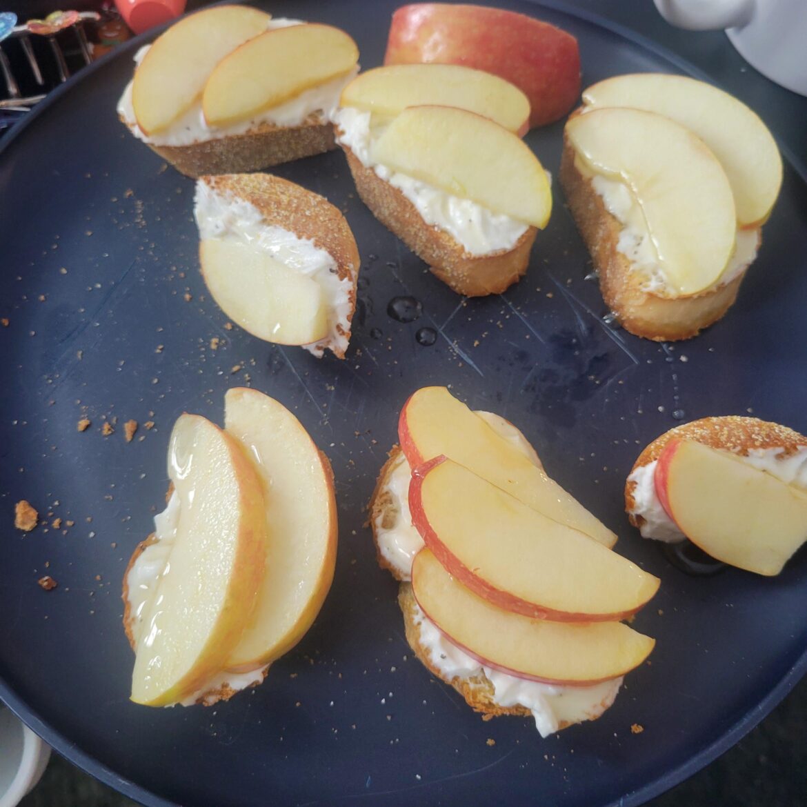 Honey Créme Fraîche & Apple Crostini