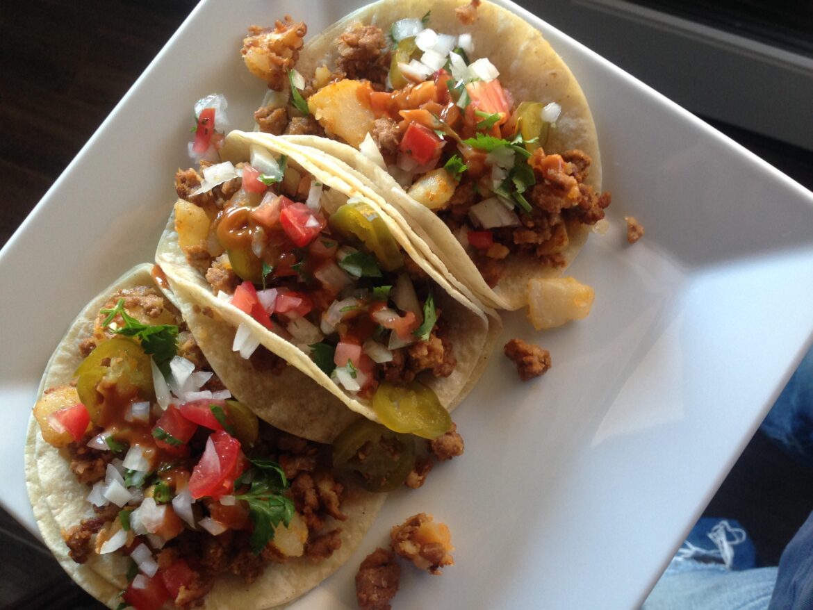 Chorizo con papas tacos.