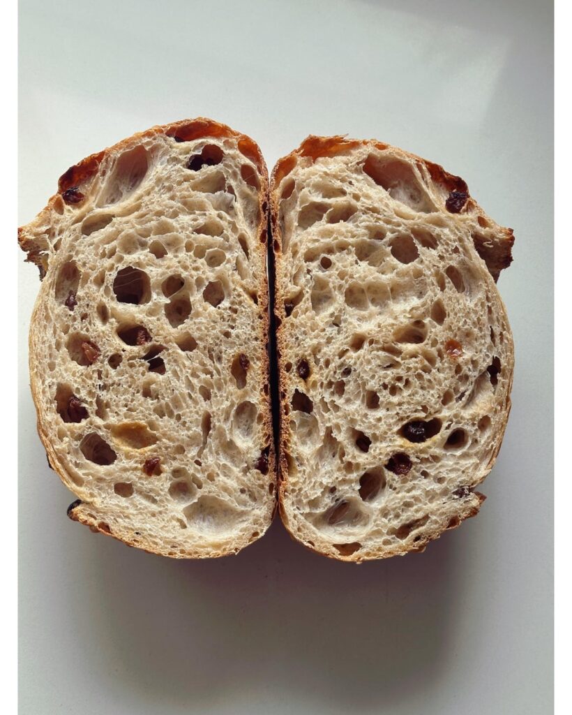 Cinnamon raisin! Cinnamon raisin!