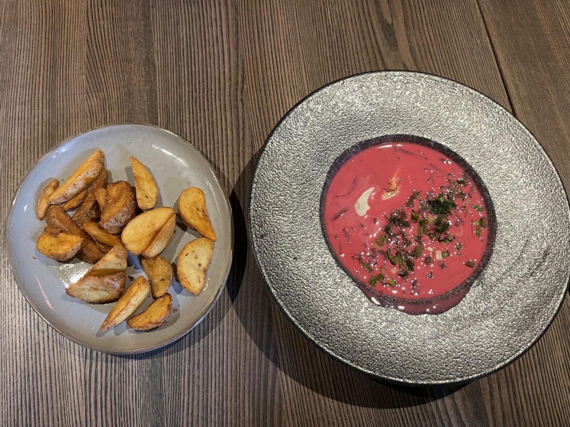 Lithuanian Cold Beet Soup (Šaltibarščiai) with potato wedges @Kaunas