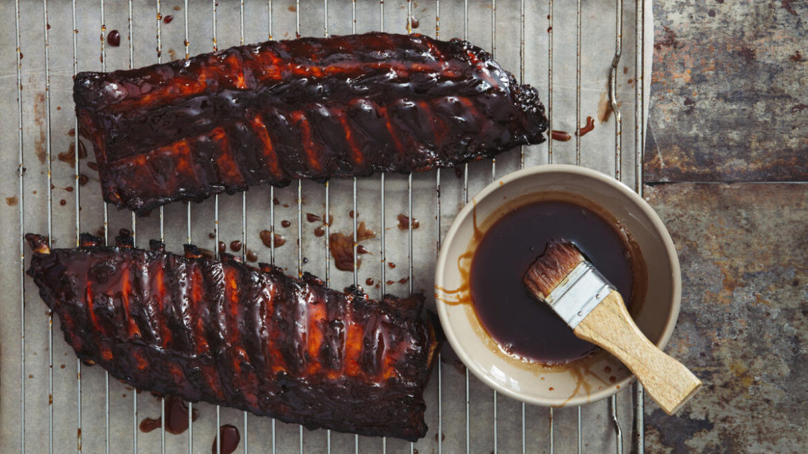 Bobby Flay’s Go-To BBQ Sauce Is Bone Suckin’ Good Bobby Flay's Go-To BBQ Sauce Is Bone Suckin' Good