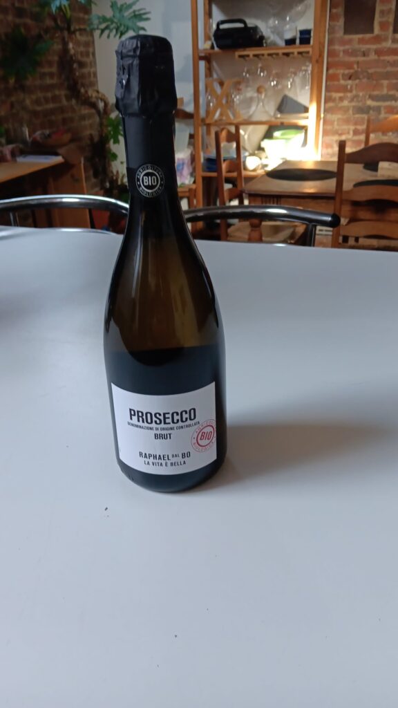Today is my husband's birthday, we'll celebrate it 🥳 (Good to know that Prosecco is only 68cal/100ml)