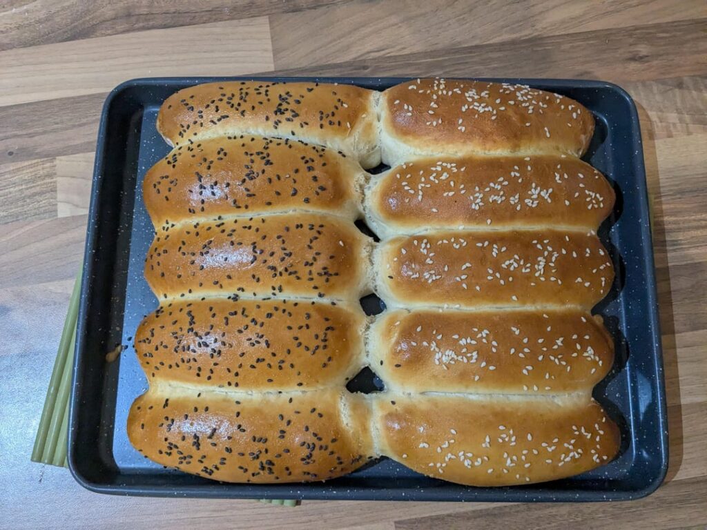 Hot dog buns