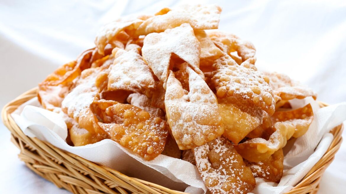 How to Make Crostoli (Chiacchiere di Carnivale)