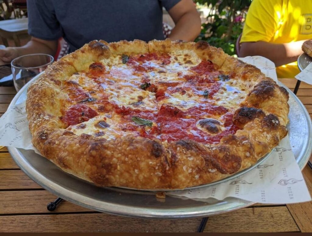 Calories in this “Champion Cheese” pizza?