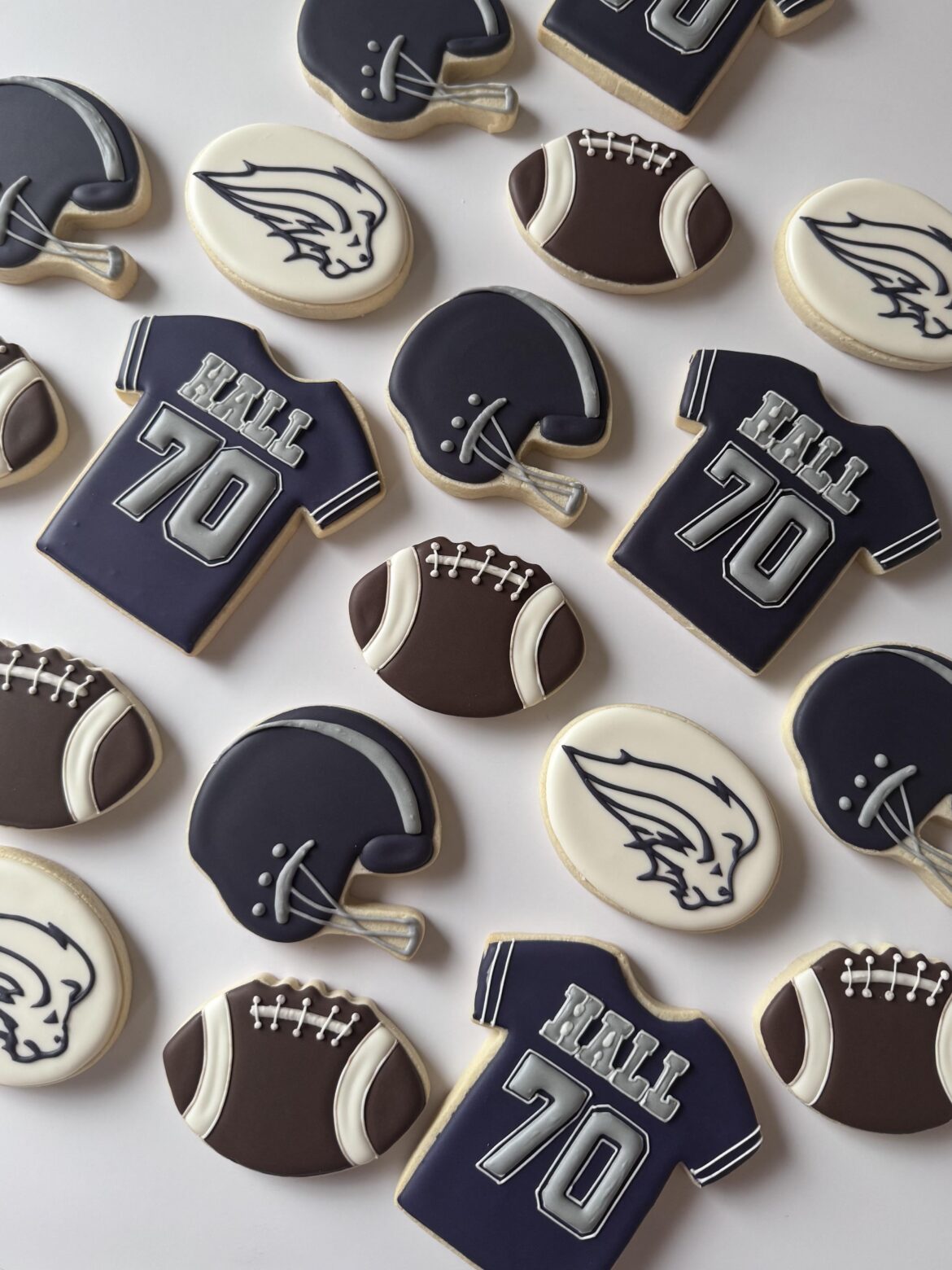 it’s football signing season! 🏈🏟️