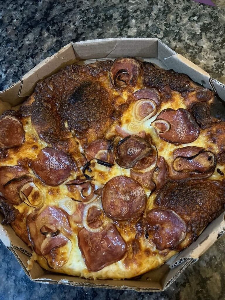 The most horrible pizzas in Brazil, specifically Para snacks 🤢