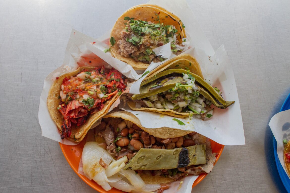 Tacos el Gallito - Adobada, suadero, cabeza y asada