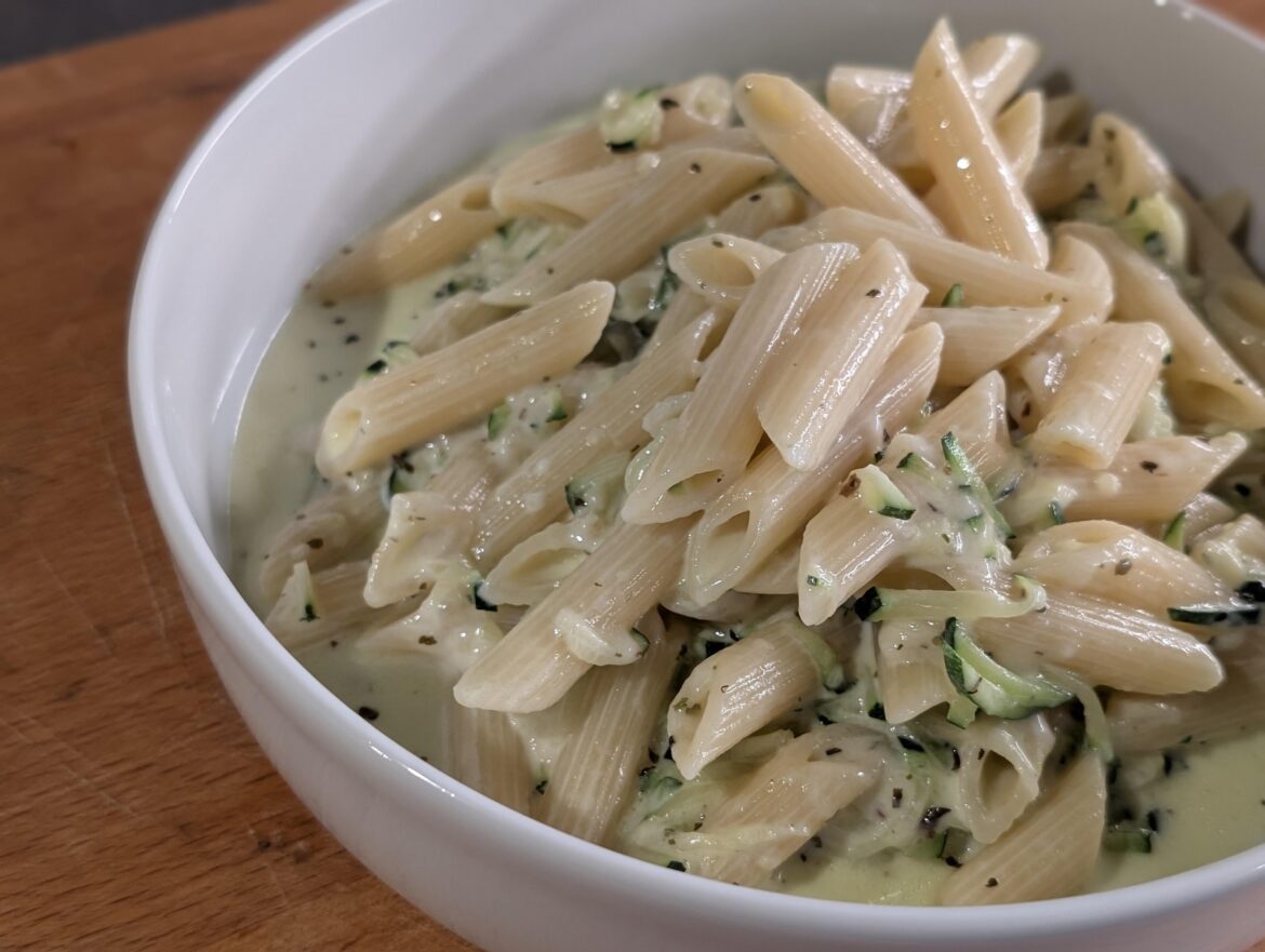 pasta with zucchini sauce
