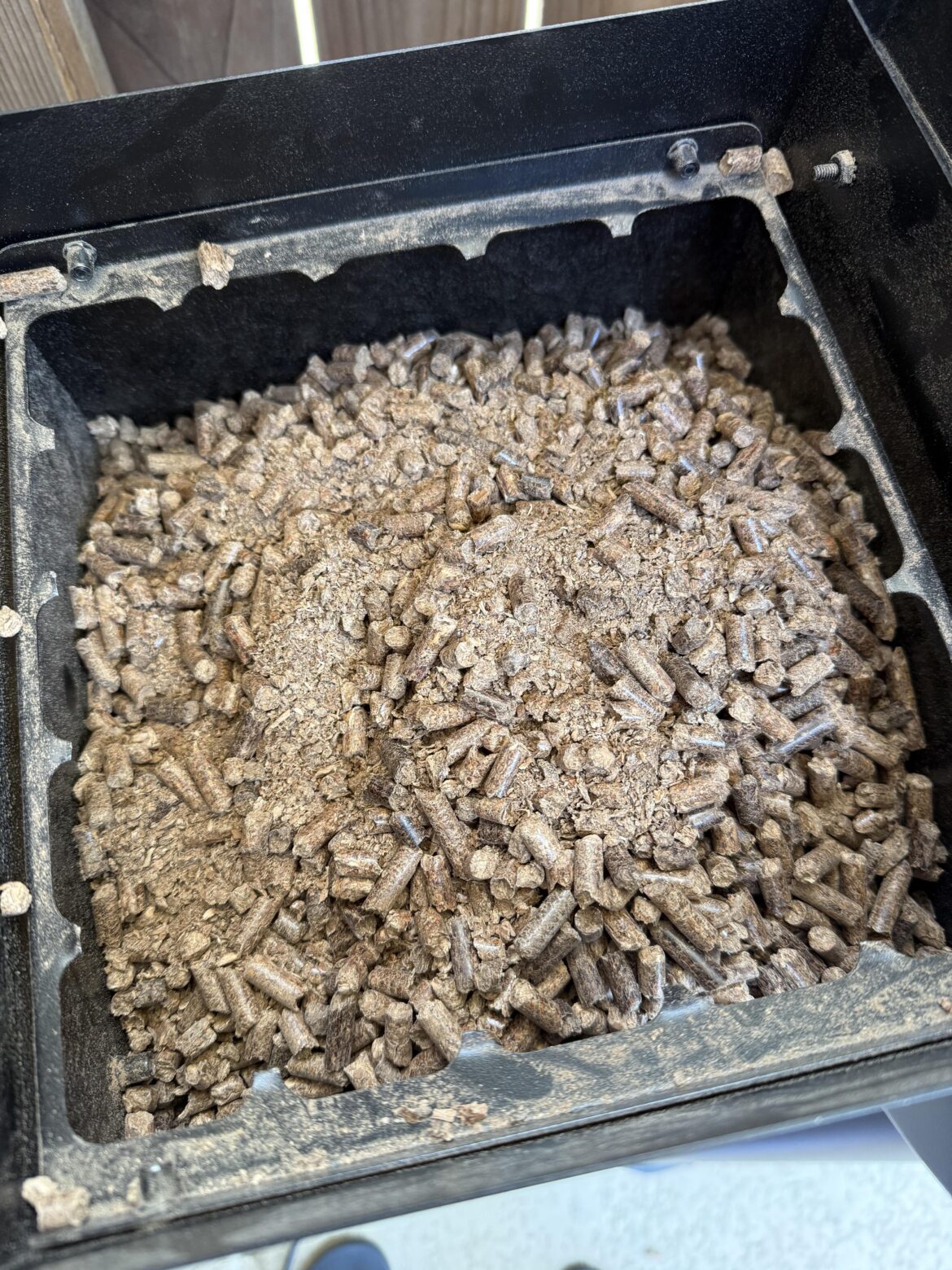 Pellet dust in hopper. Is this a concern?