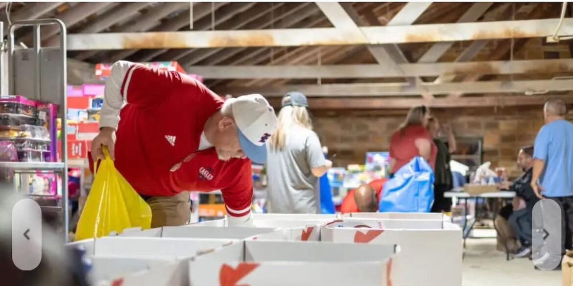 Christmas holiday food drive thru in Duplin County today