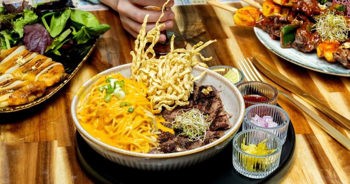 Thong Lor: Thai near Yonge and Wellesley