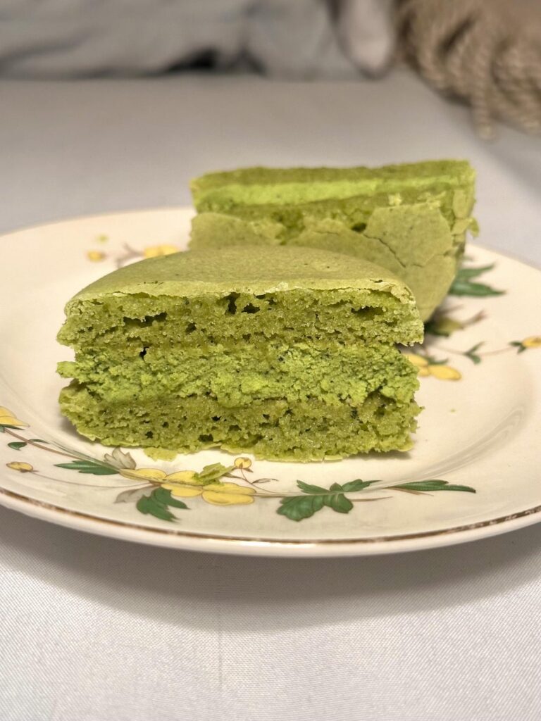 Finally got full shells with these matcha macarons!