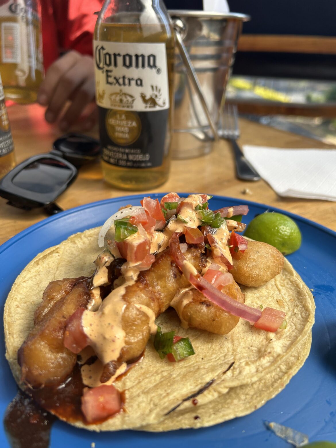 De Camarón y Corona